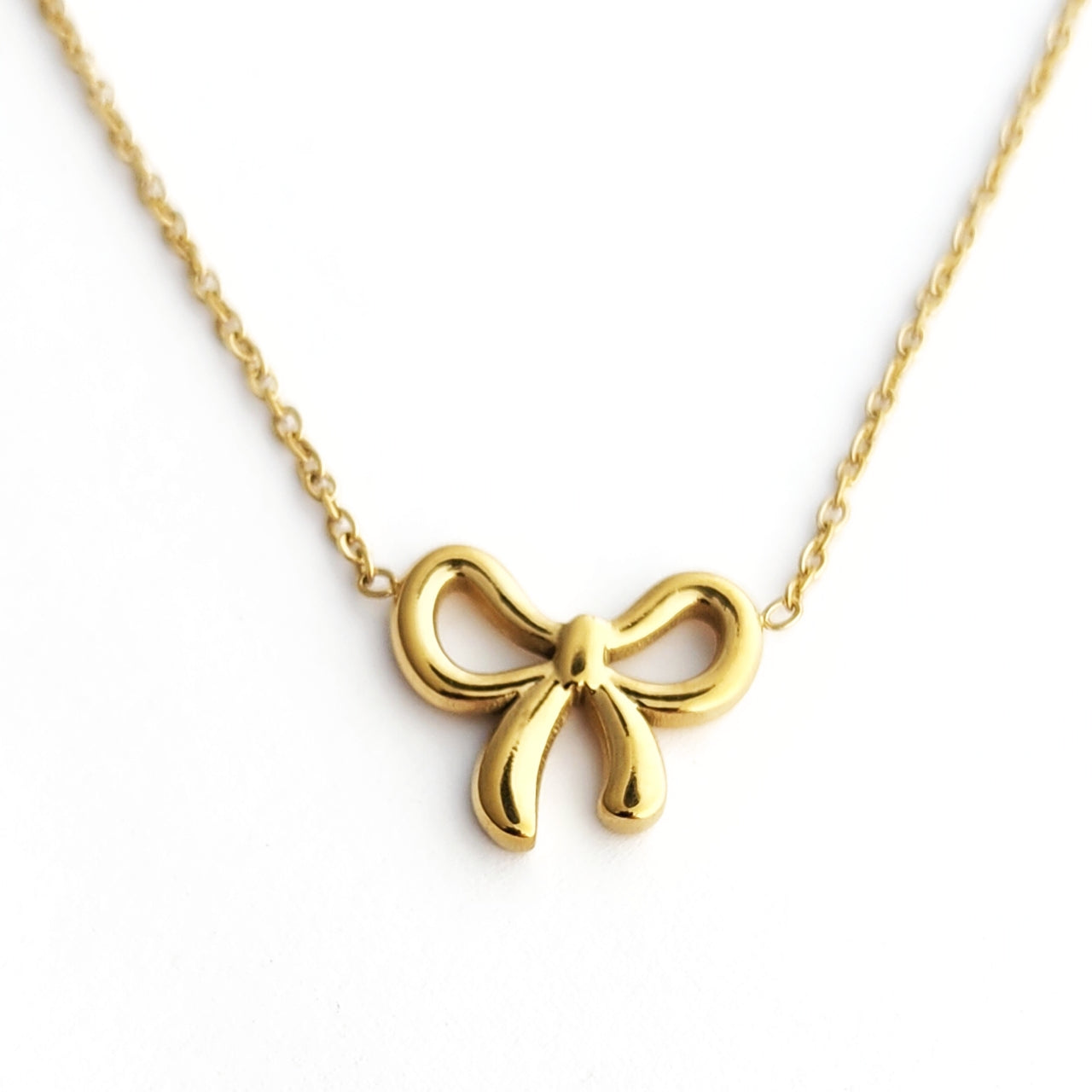Bow Necklace