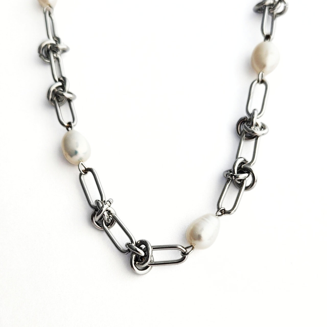 Pearl Knot Choker