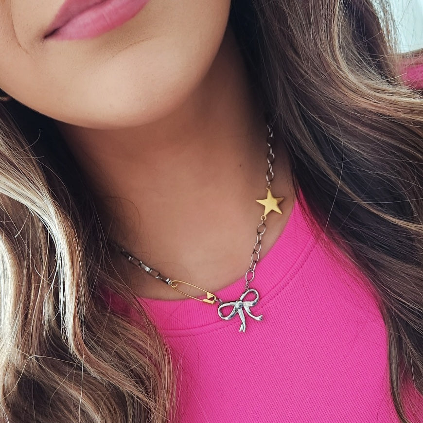 Mix it Bow Choker
