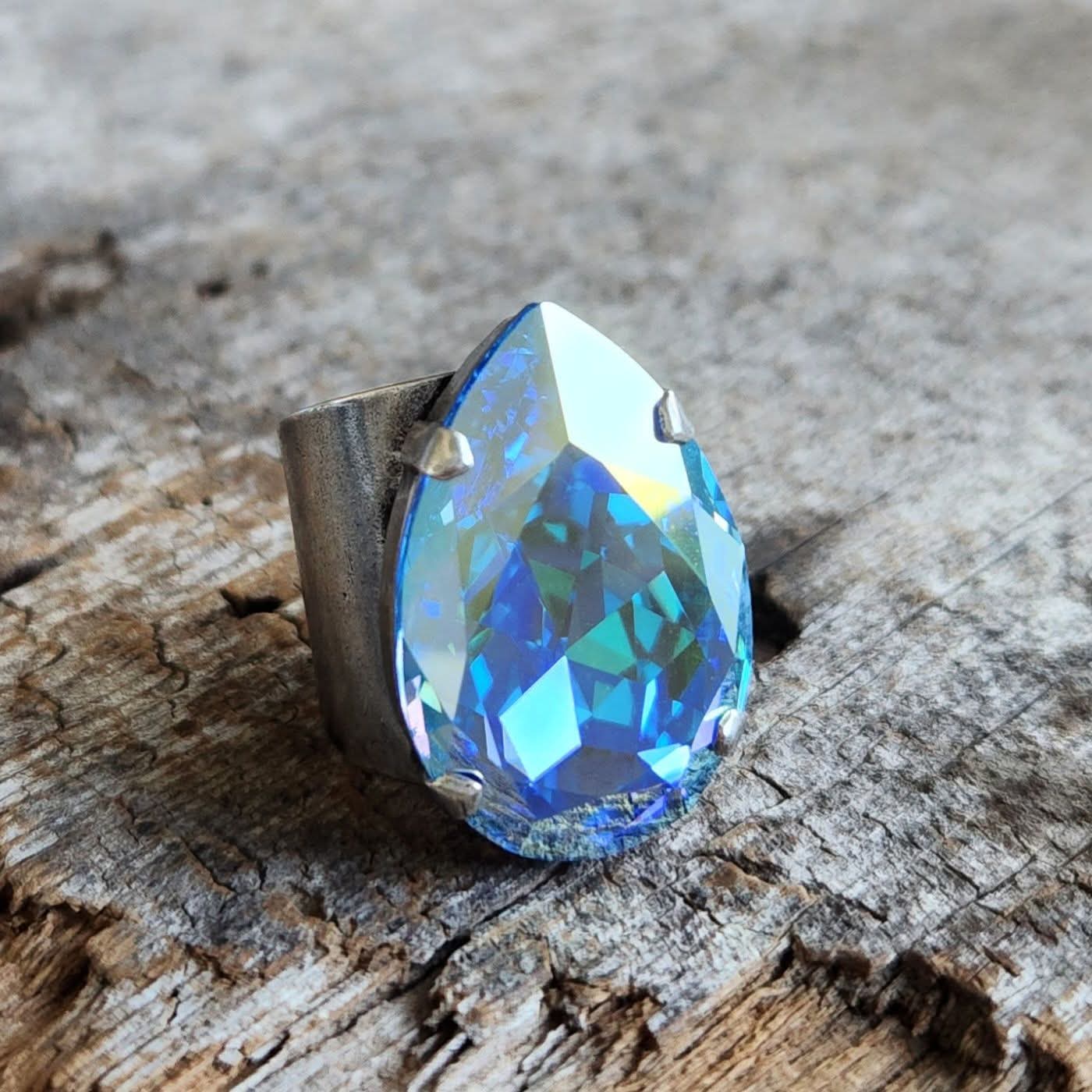 Atlas Ring in Aquamarine Ab