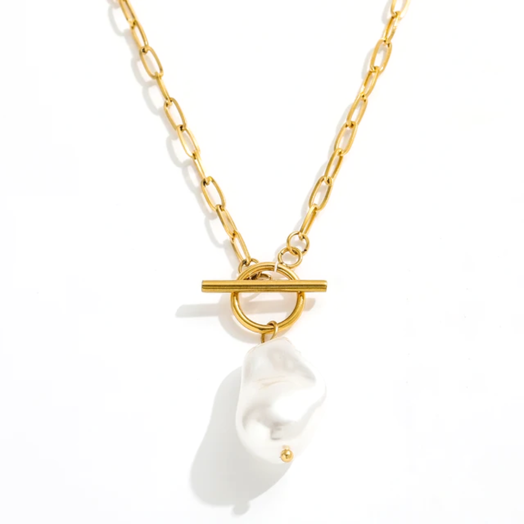 Refined Toggle Necklace