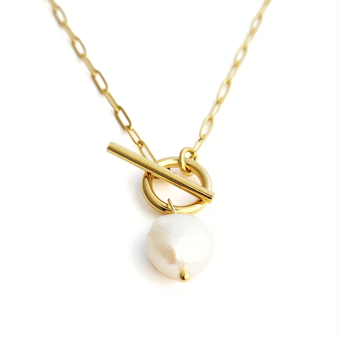 Refined Pearl Toggle Necklace