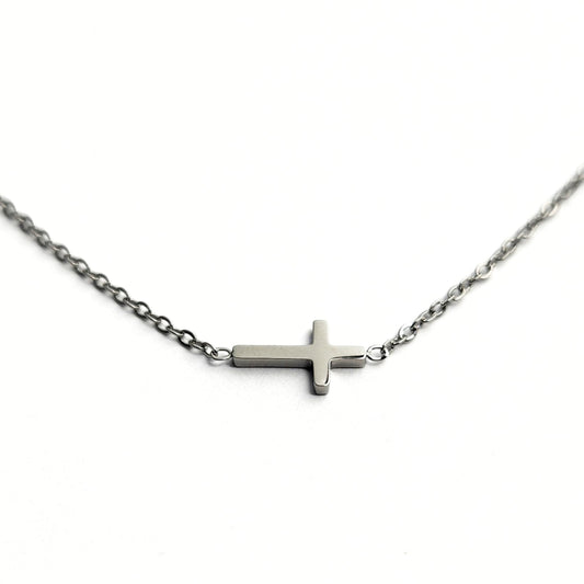 Sideways Cross Choker