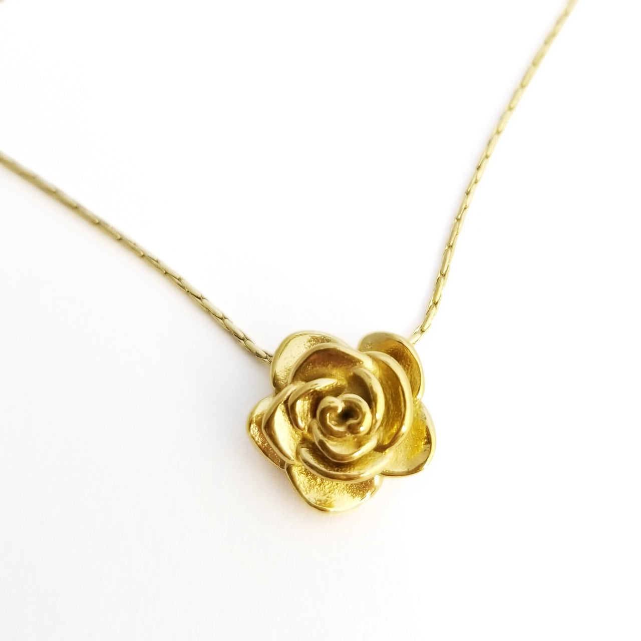 La Rose Necklace