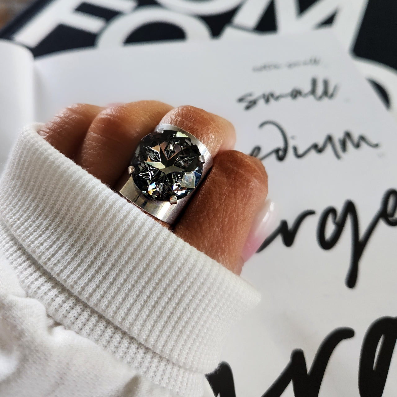 Luna Ring in Black Diamond Mirage