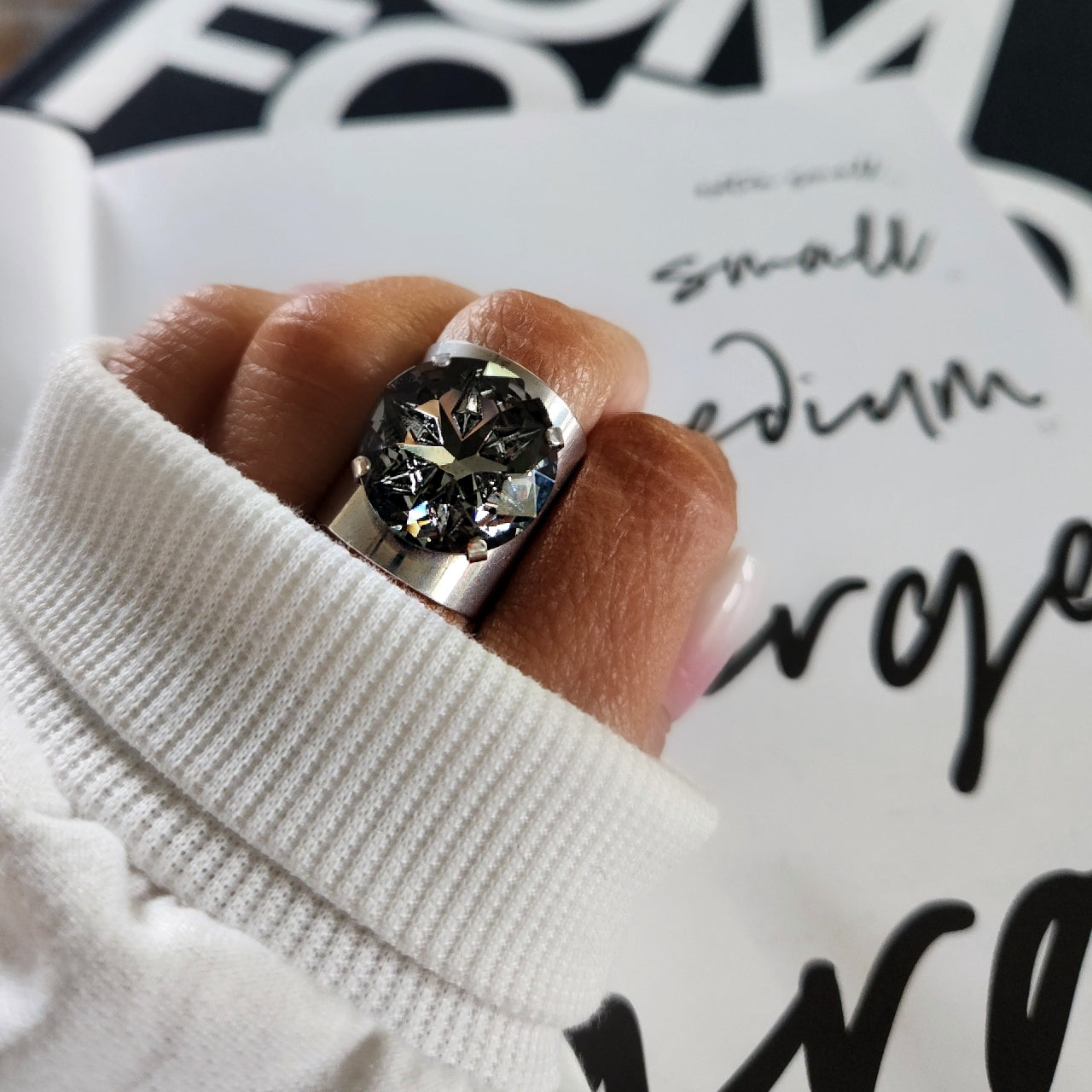 Luna Ring in Black Diamond Mirage