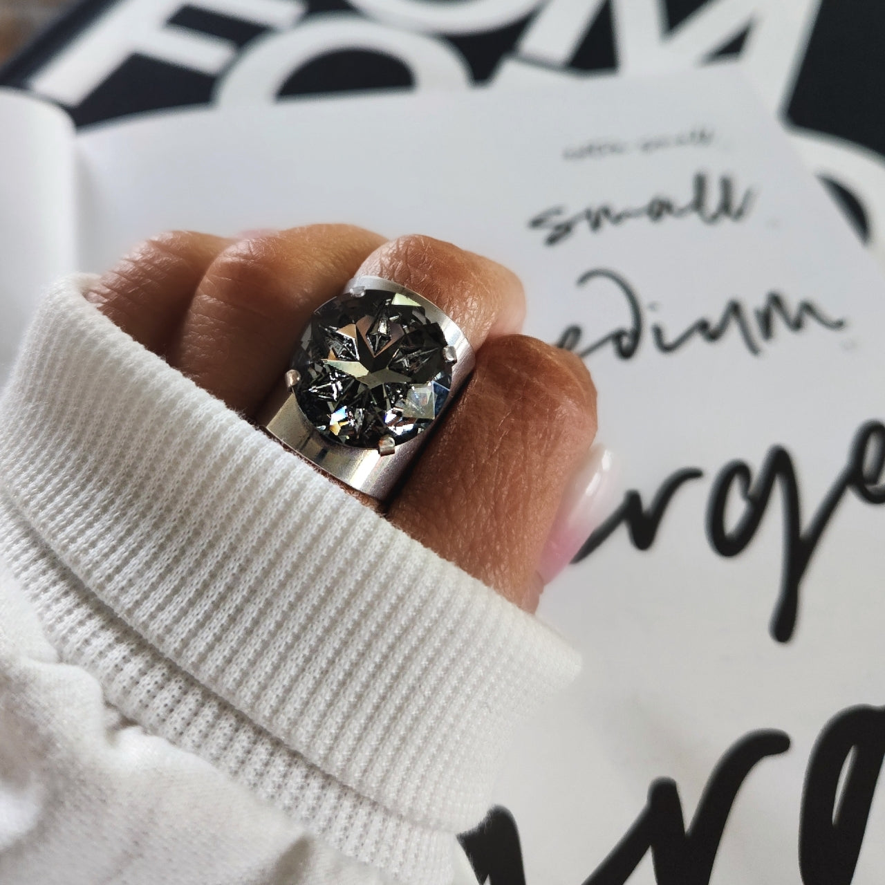 Luna Ring in Black Diamond Mirage