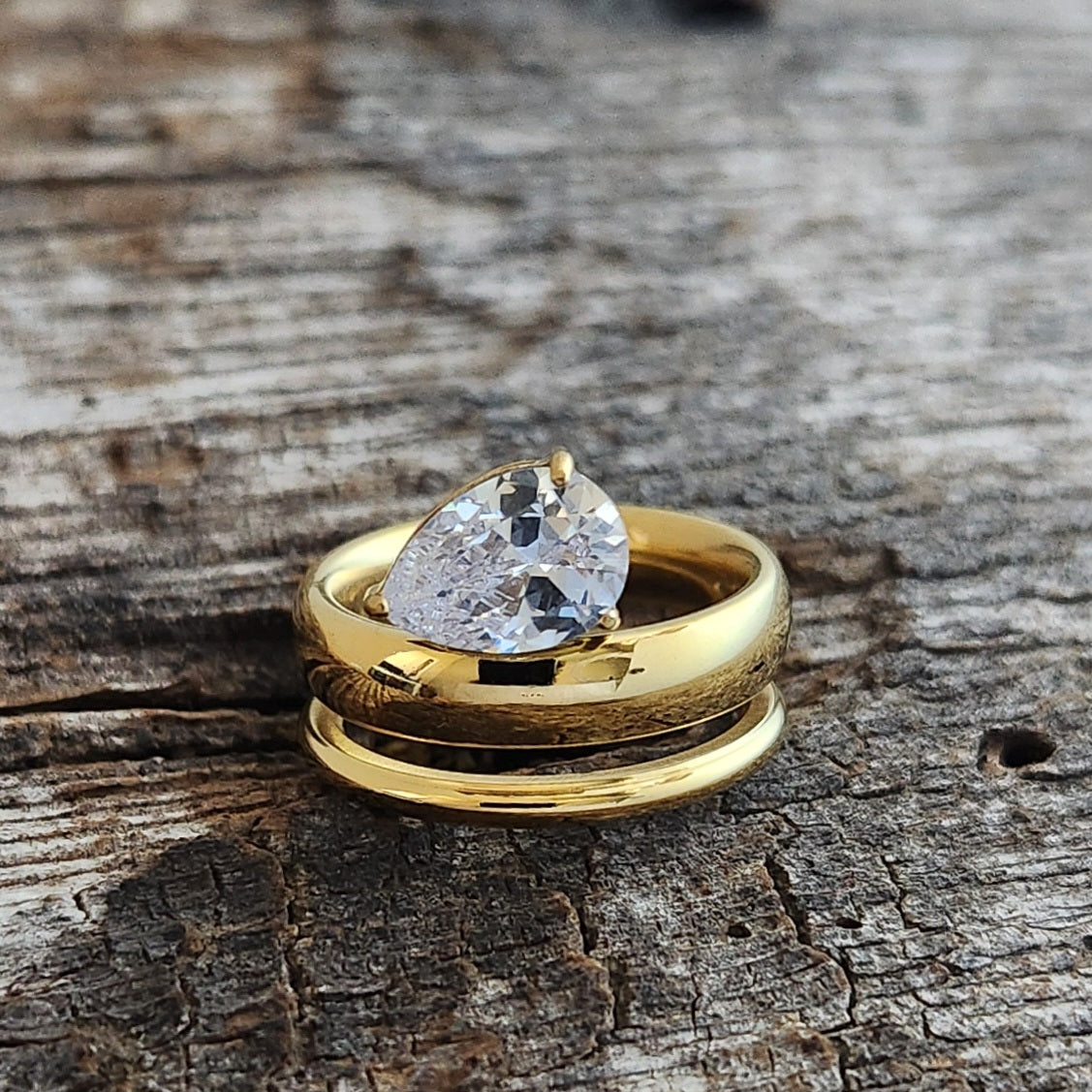 Modern Muse Ring - Round