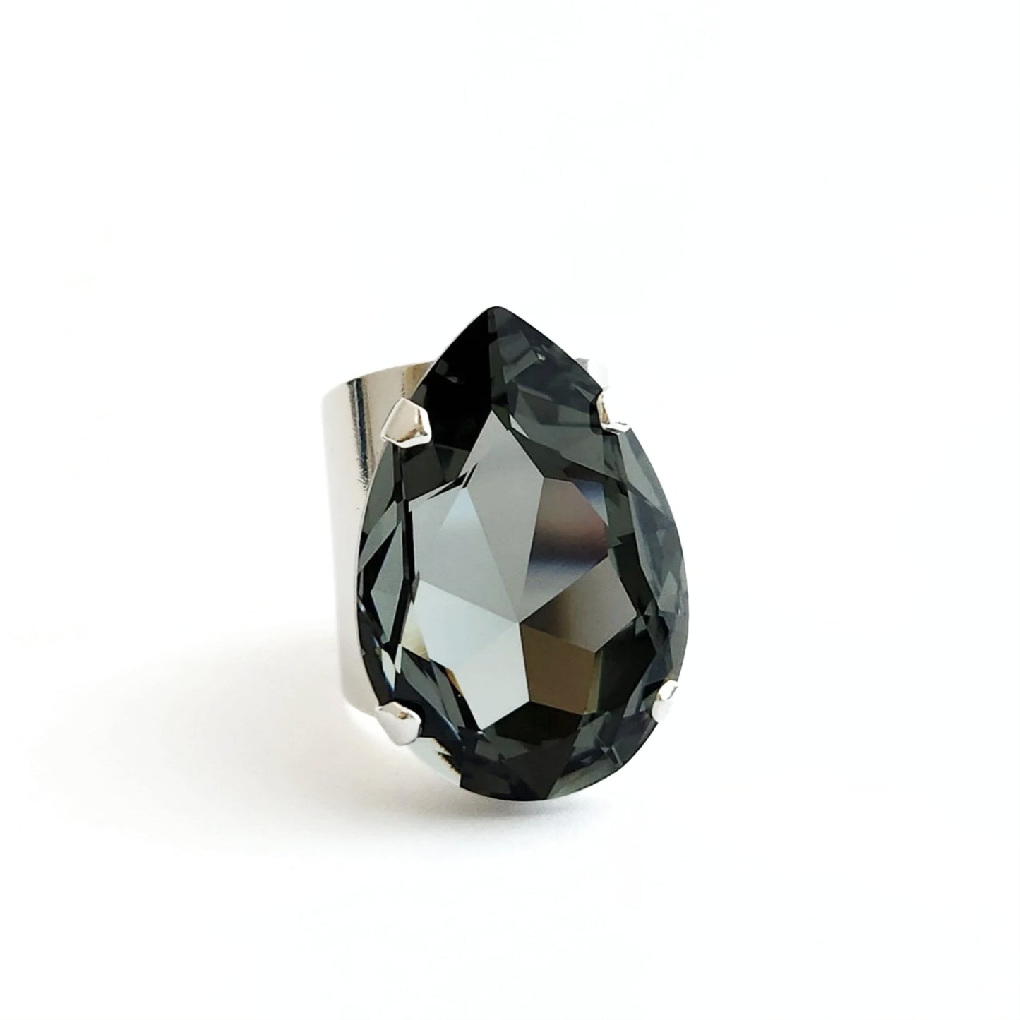 Atlas Ring in Black Diamond