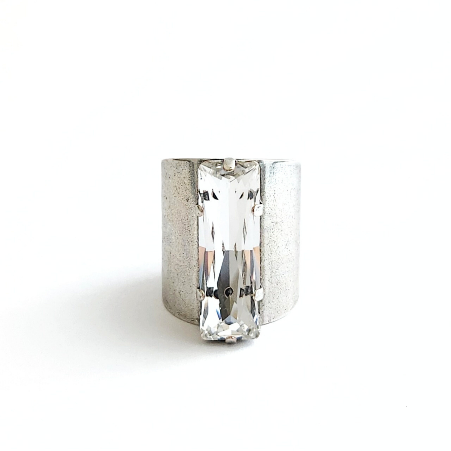 Nova Ring in Crystal Clear