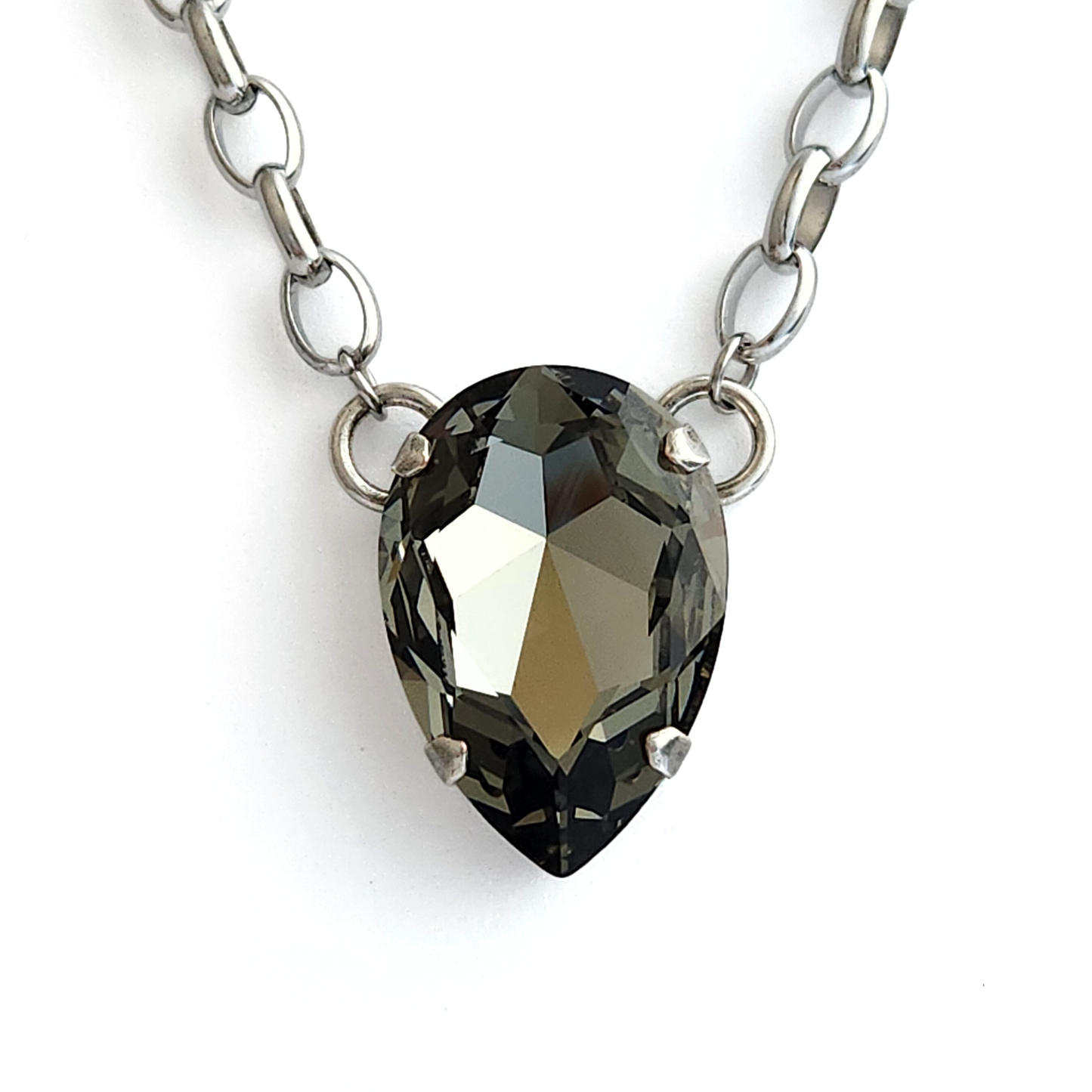 Atlas Necklace in Black Diamond