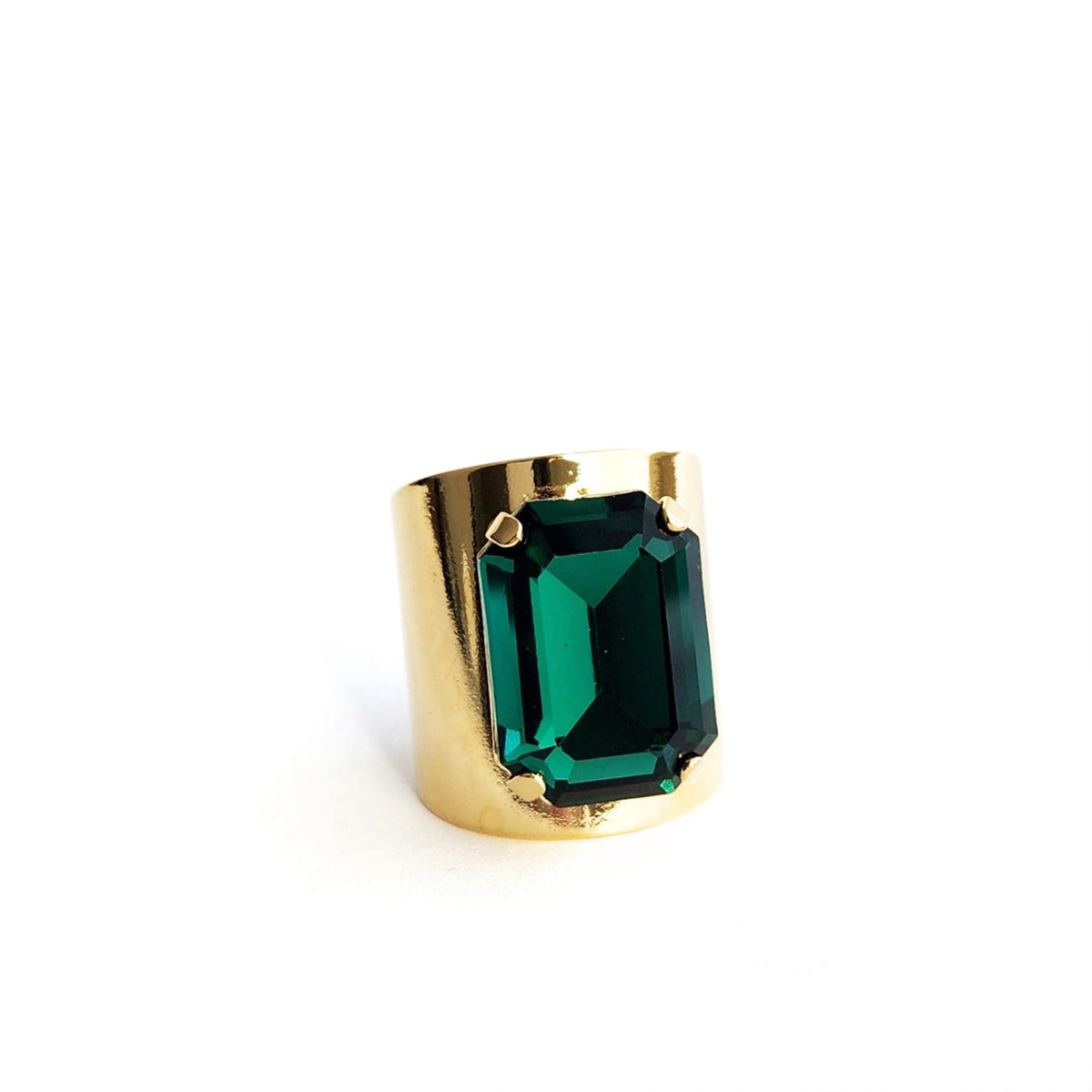 Venus Ring in Emerald